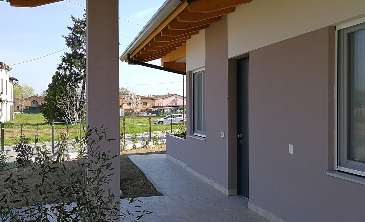 Progettazione e realizzazione di una casa in legno a Medole in provincia di Mantova 